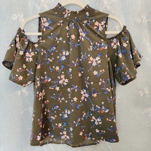 Almost Famous Gray & Pink Floral Pattern Cold Shoulder Smock neck Blouse.